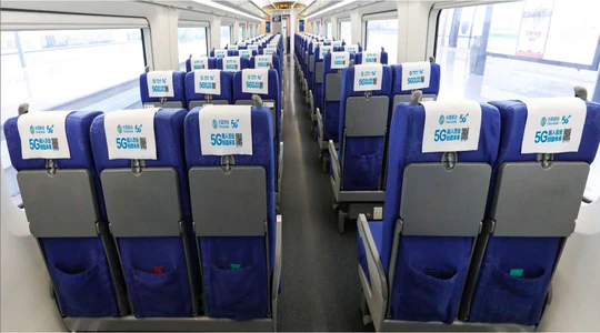 AD Solution: 高鐵"和諧號" - 座椅頭片廣告